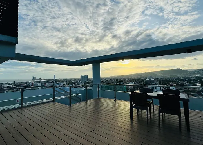 2 Bed Luxe With Netflix And Pool, 10 Min Walk To Fuente - The Heart Of 3* Cebu