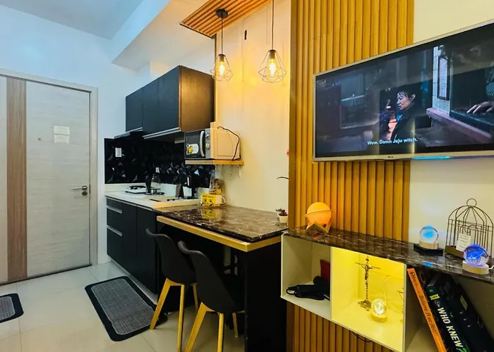 2 Bed Luxe With Netflix And Pool, 10 Min Walk To Fuente - The Heart Of 3* Cebu